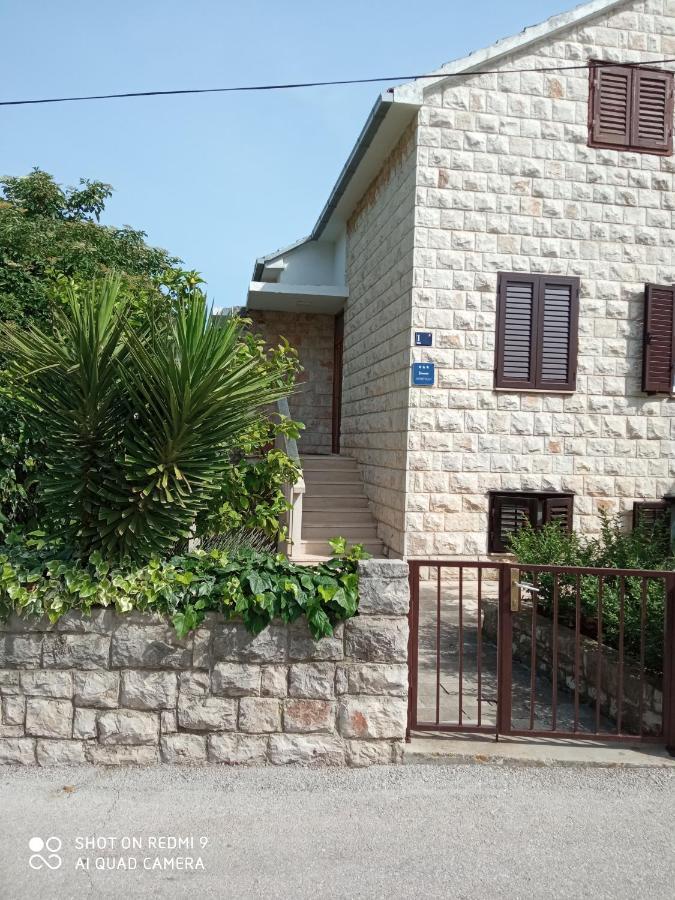 Apartment M&J Supetar Exterior foto